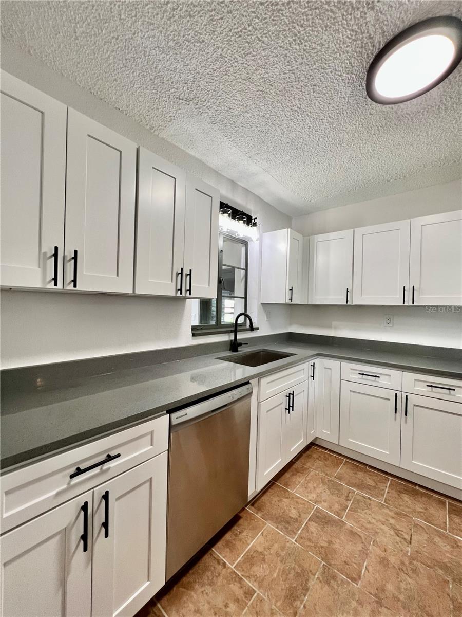 CREST LAKE SUB - Residential Lease