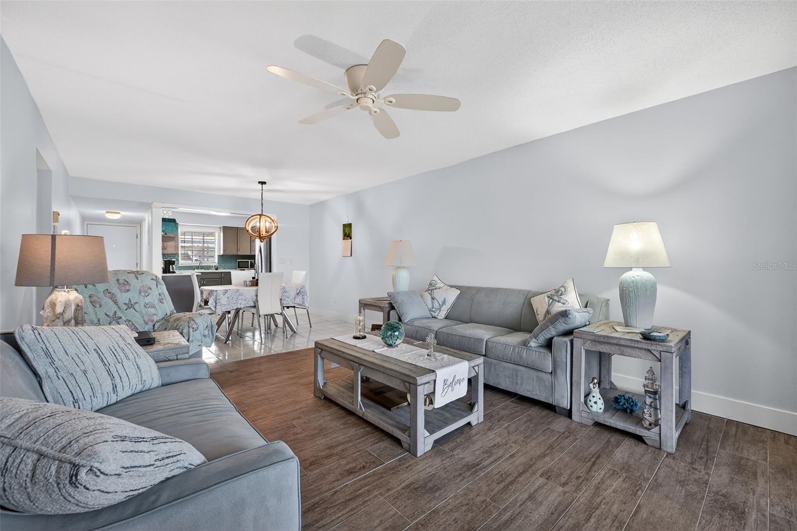 JUNGLE DEN VILLAS PH 01 CONDO - Residential