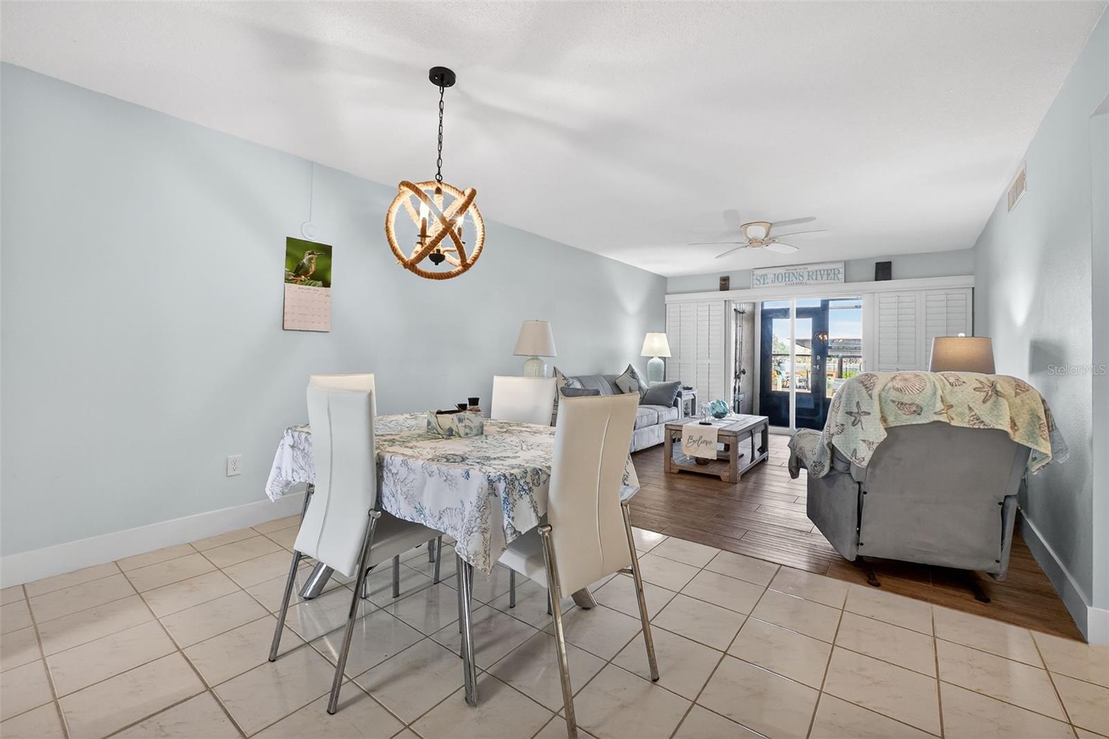 JUNGLE DEN VILLAS PH 01 CONDO - Residential