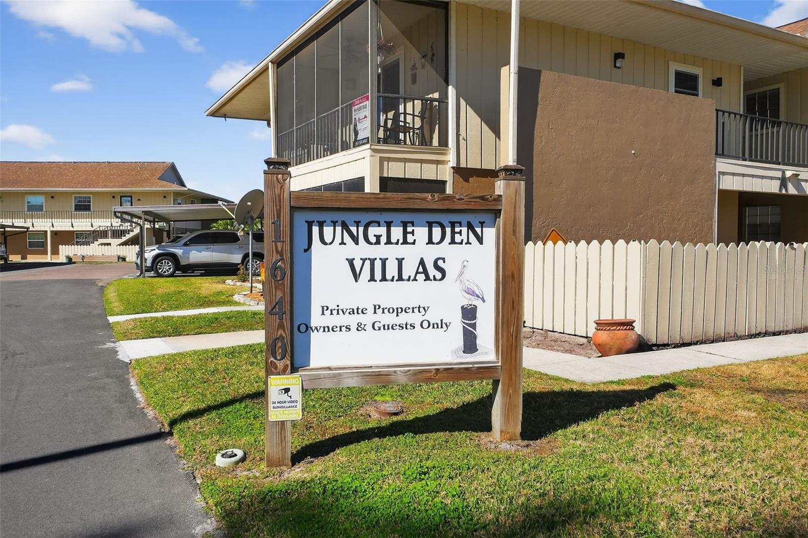 JUNGLE DEN VILLAS PH 01 CONDO - Residential