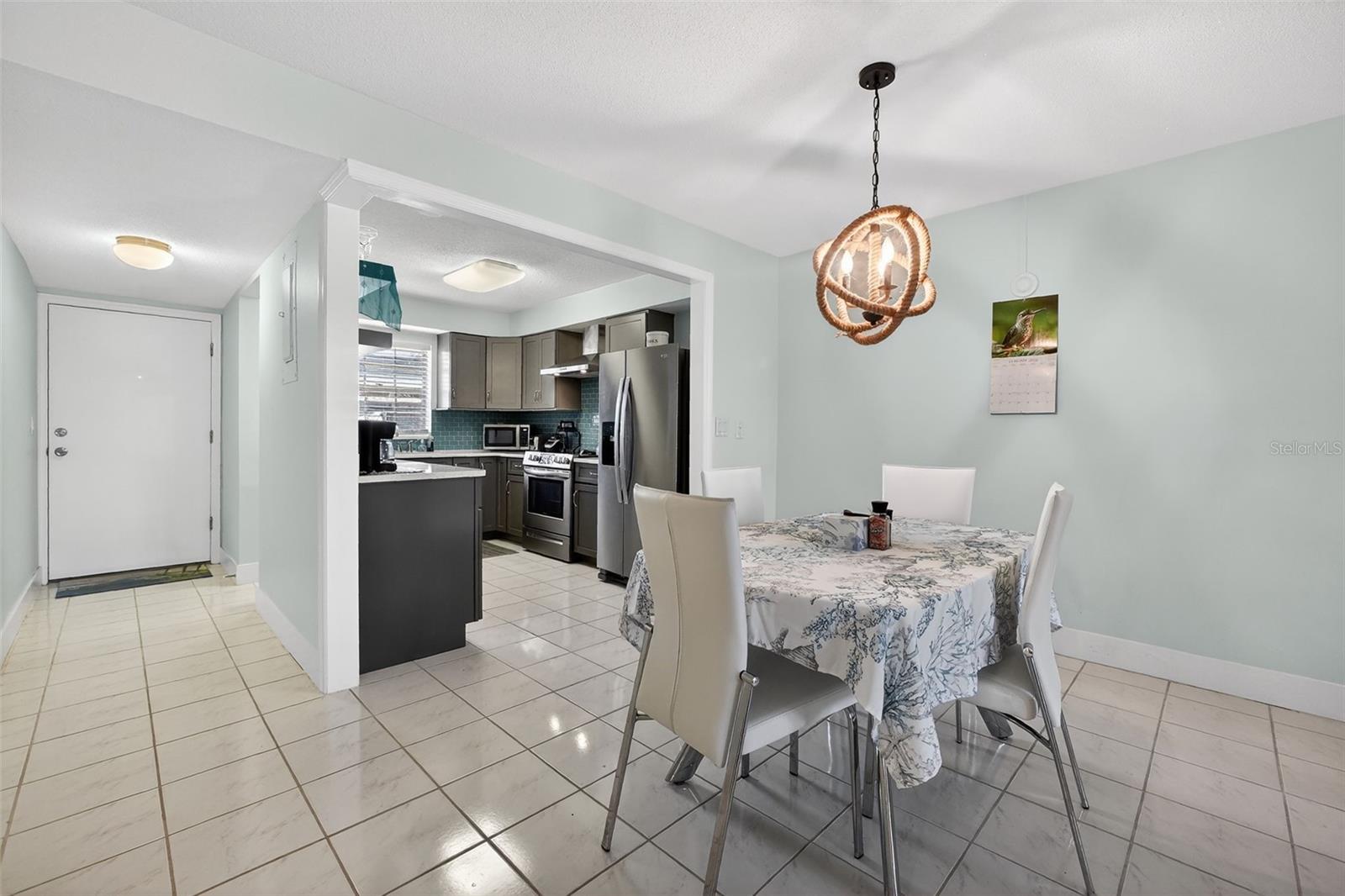 JUNGLE DEN VILLAS PH 01 CONDO - Residential