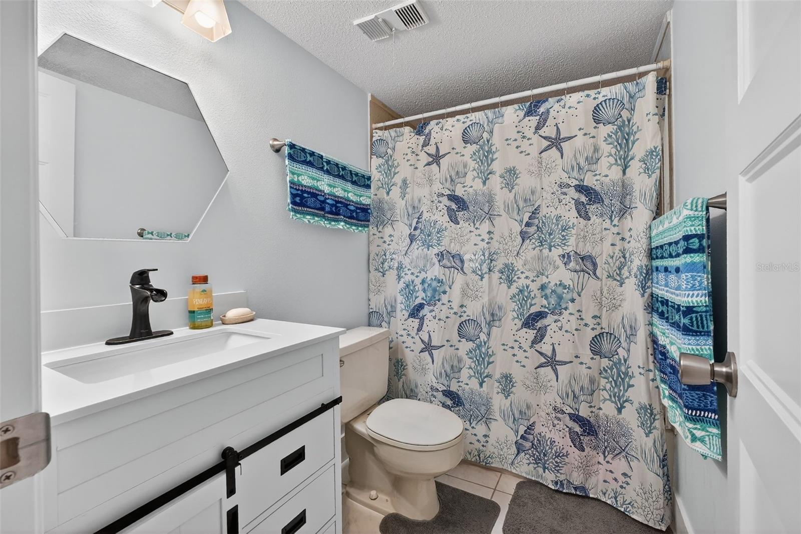 JUNGLE DEN VILLAS PH 01 CONDO - Residential