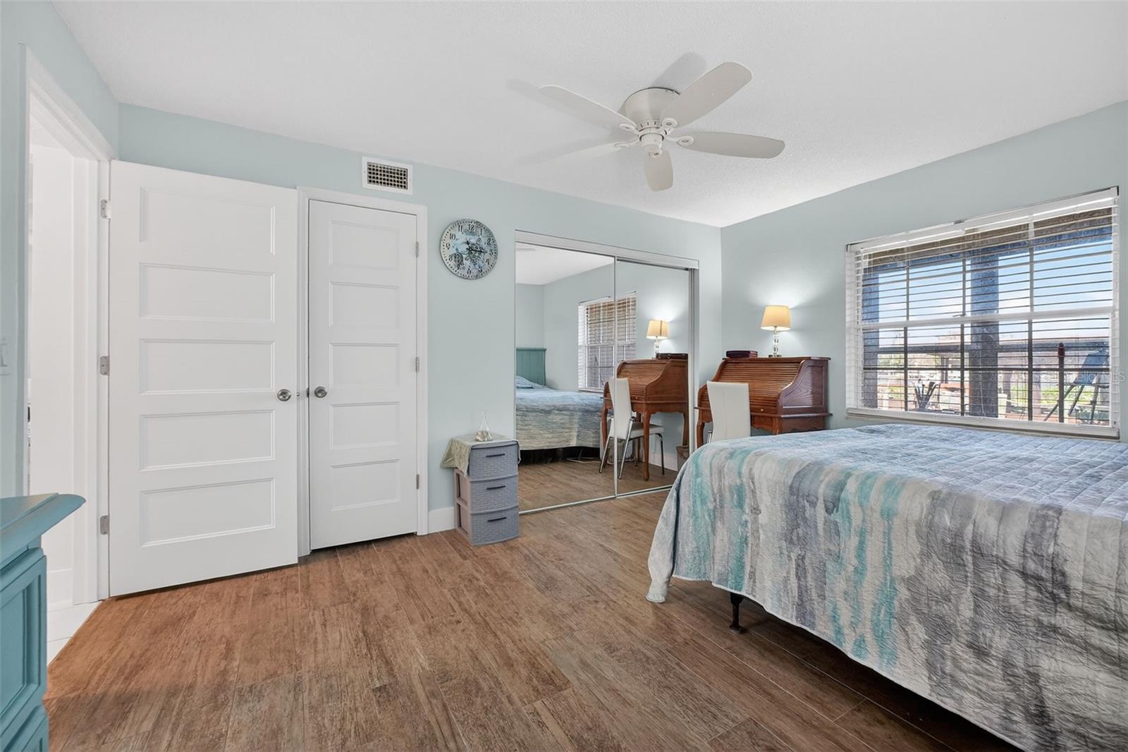 JUNGLE DEN VILLAS PH 01 CONDO - Residential