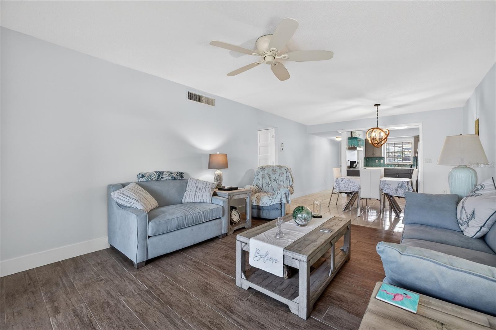 JUNGLE DEN VILLAS PH 01 CONDO - Residential