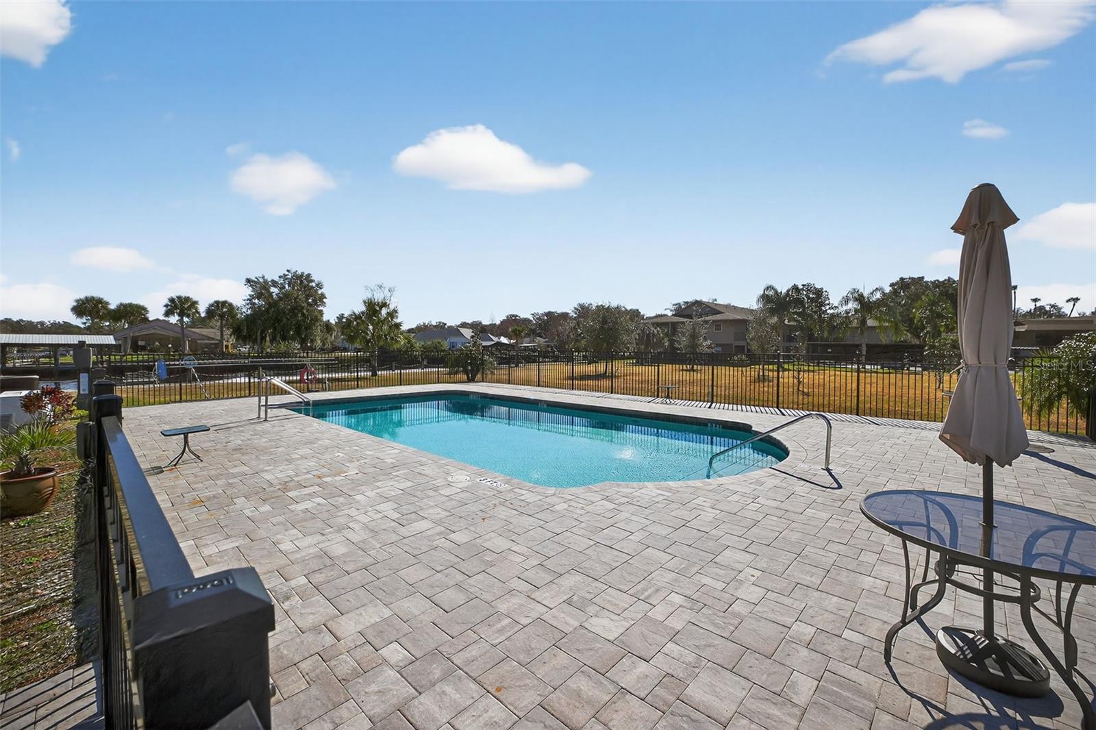 JUNGLE DEN VILLAS PH 01 CONDO - Residential