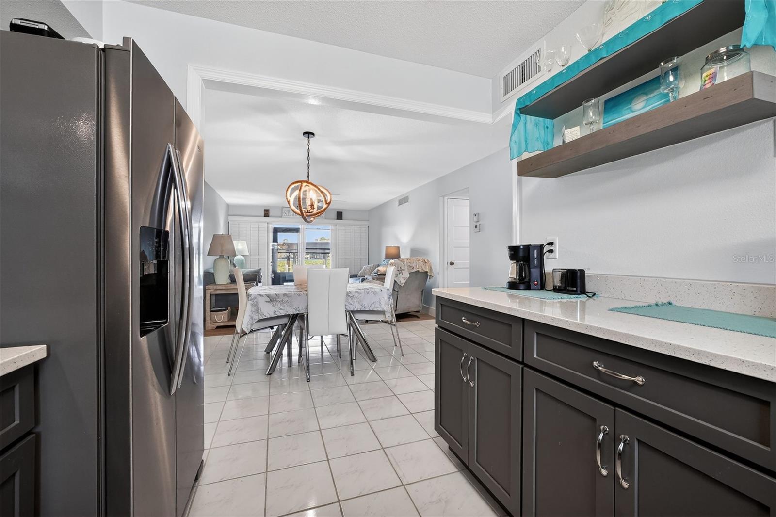 JUNGLE DEN VILLAS PH 01 CONDO - Residential