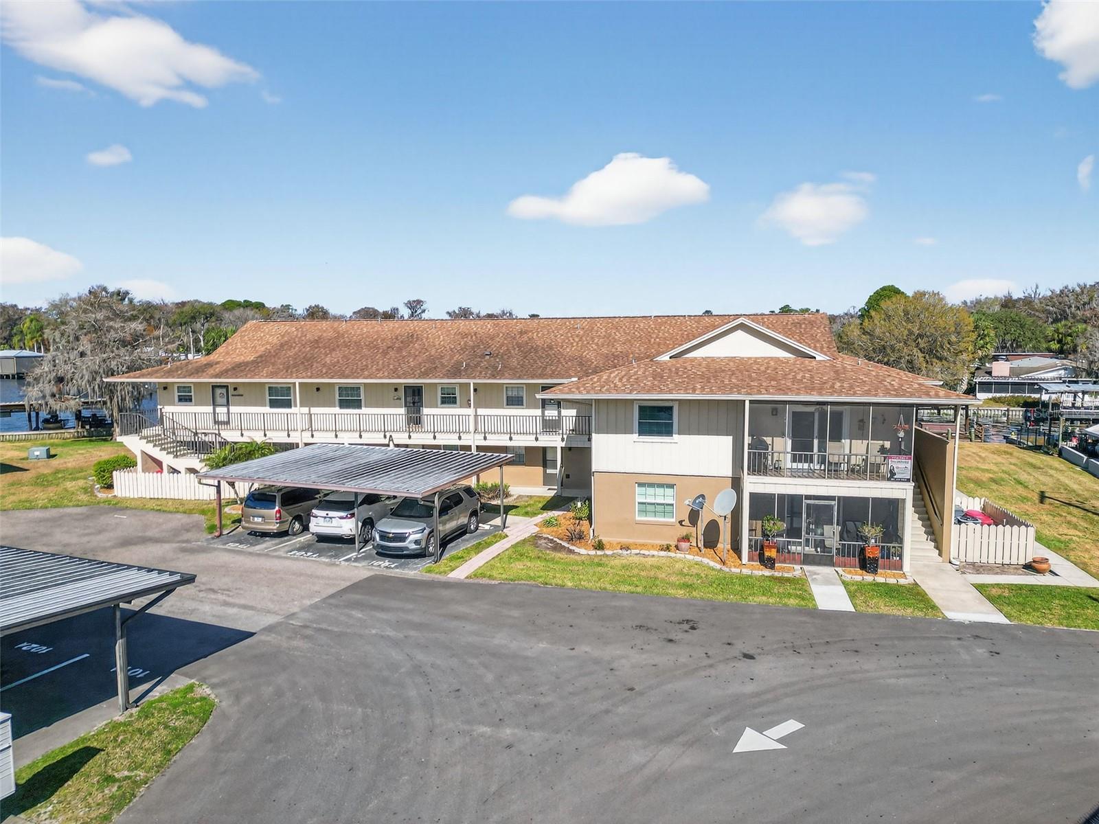 JUNGLE DEN VILLAS PH 01 CONDO - Residential