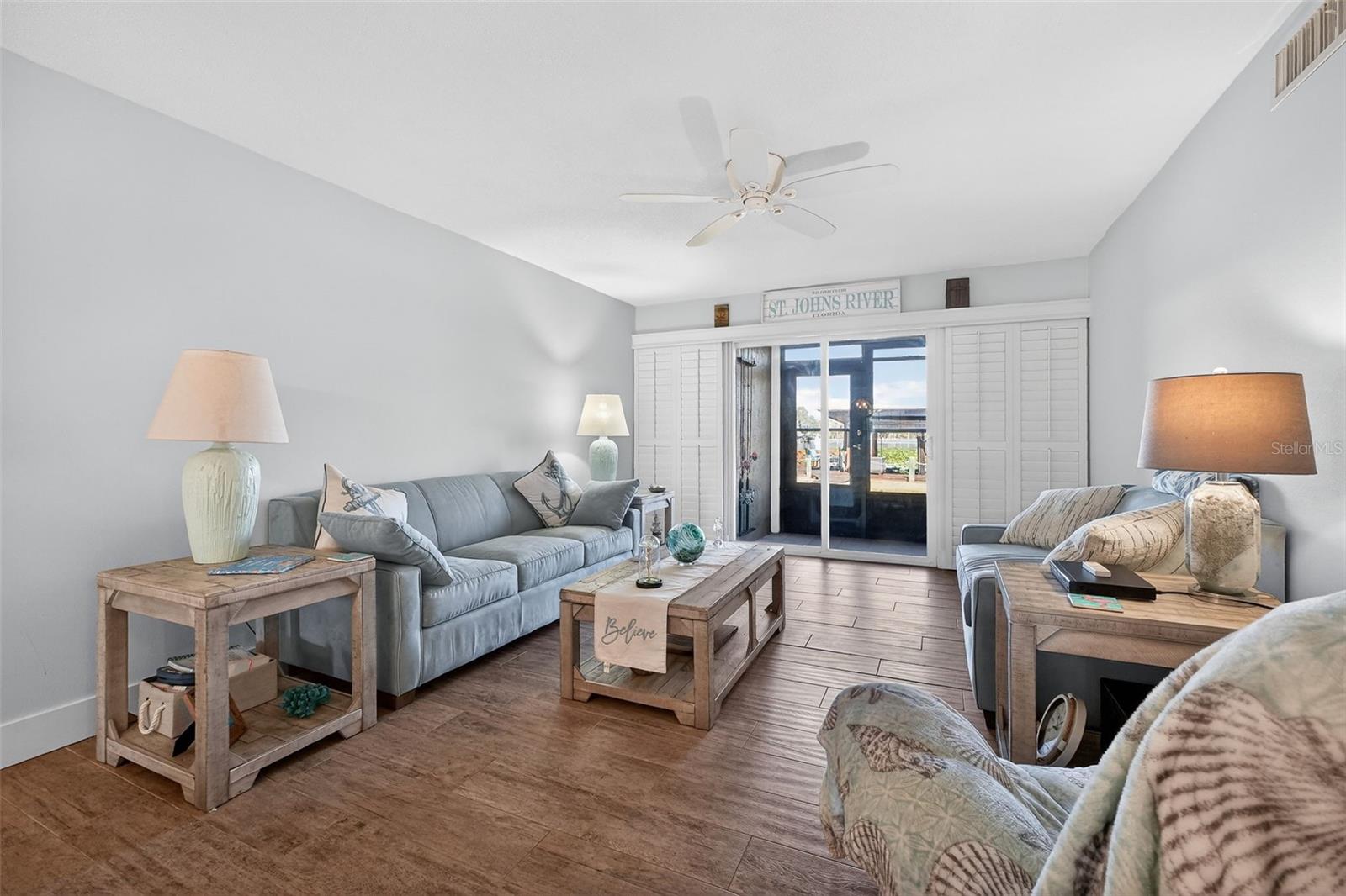 JUNGLE DEN VILLAS PH 01 CONDO - Residential