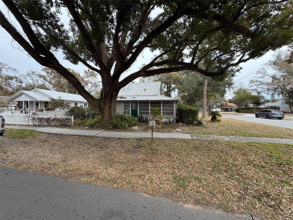 Photo of 5450 10th Street, Zephyrhills, FL 33542 (MLS # O6382685)