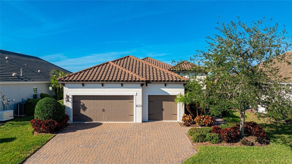 Photo of 508 Wildlife Glen, Bradenton, FL 34209 (MLS # A4670568)