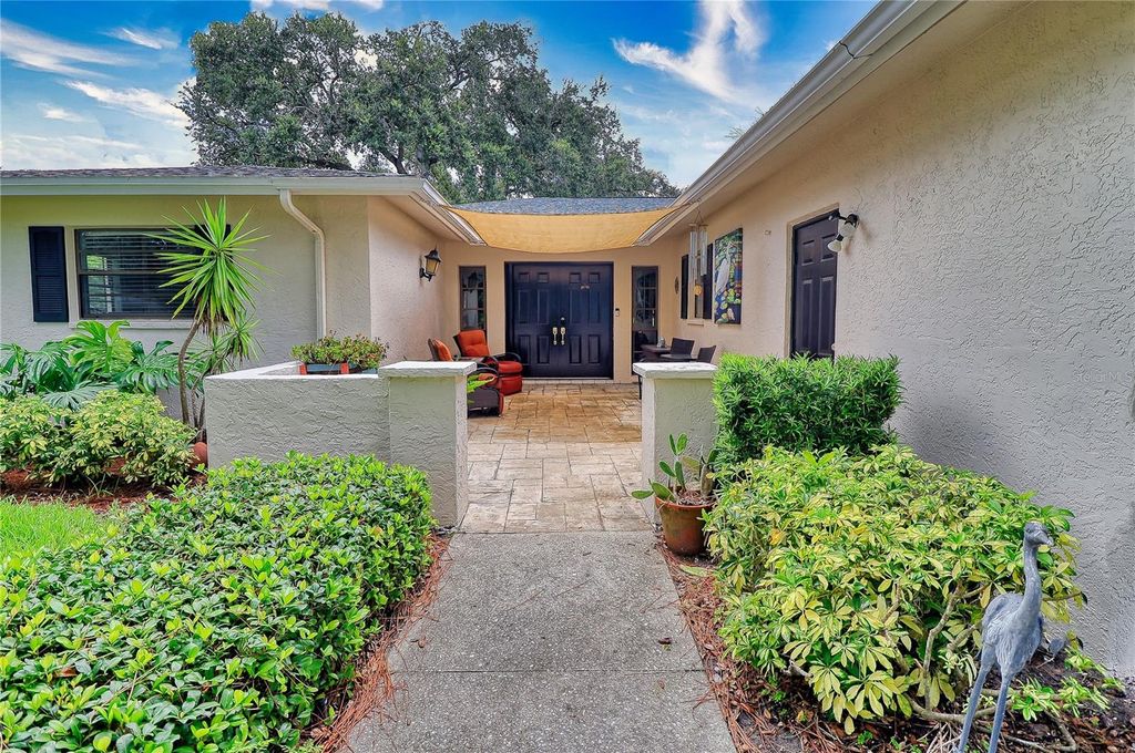 Photo of 7149 Fairway Bend Circle, Sarasota, FL 34243 (MLS # A4664267)