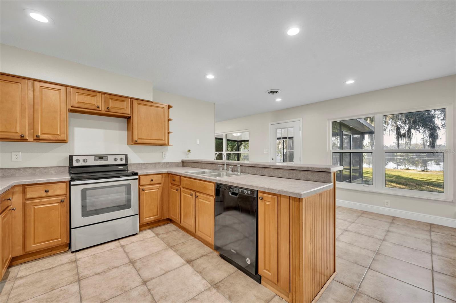 ALAFAYA TRAIL SUB - Residential