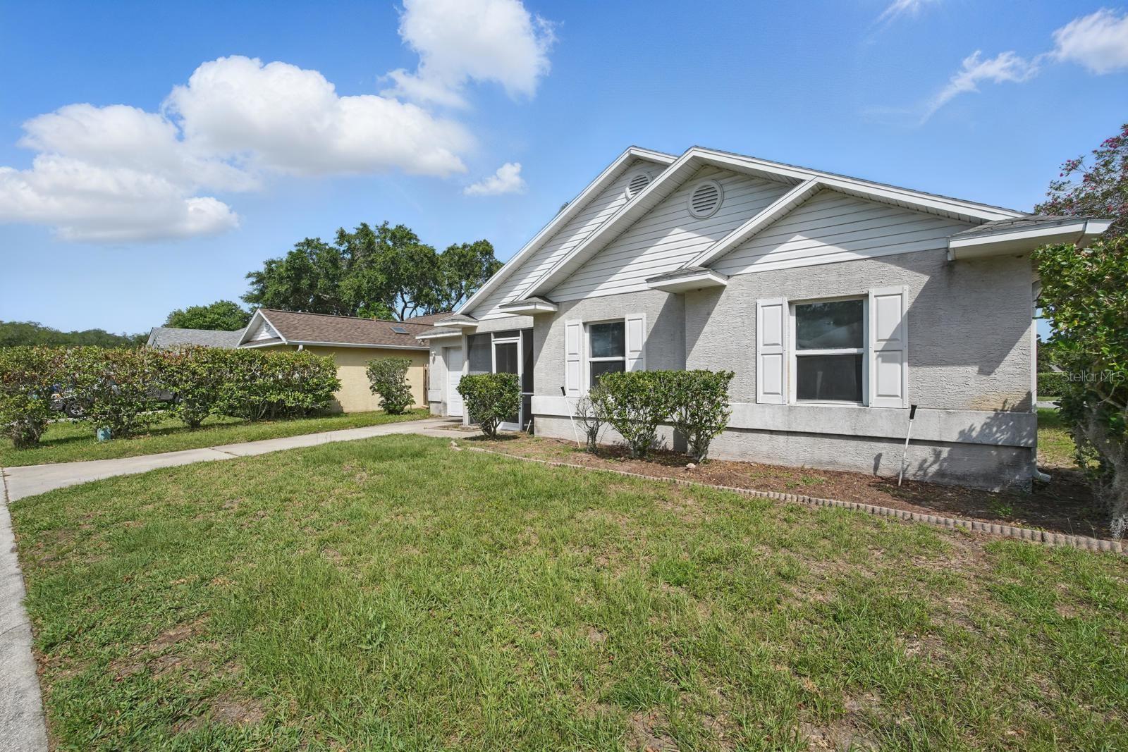 744 PALM HAMMOCK CIRCLE