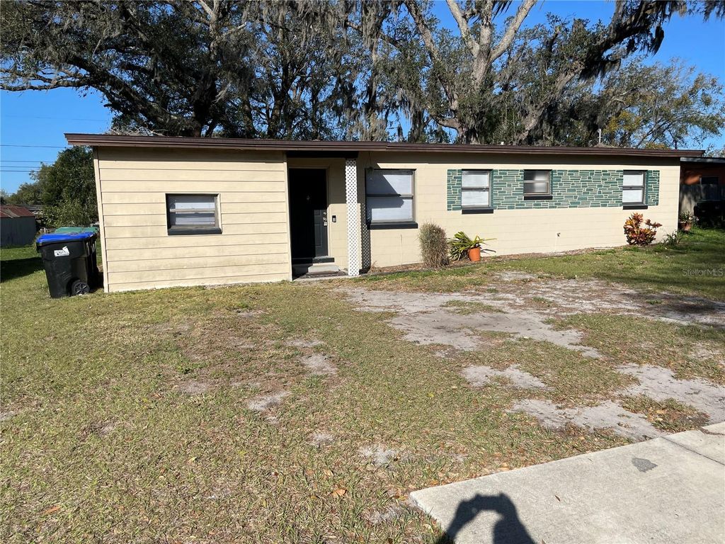 Photo of 4706 Robbins Avenue, Orlando, FL 32808 (MLS # O6378752)