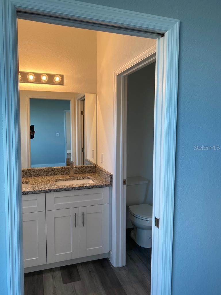 319 NICHOLAS PARKWAY W