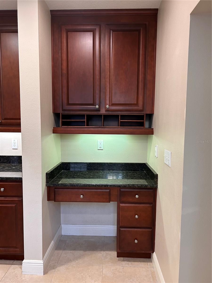 1410 LAKE BALDWIN LANE B