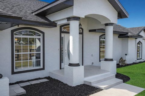 Tiny photo for 780 NE 100th Street, Ocala, FL 34479 (MLS # O6387259)