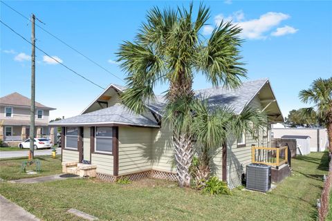 A home in PORT ORANGE