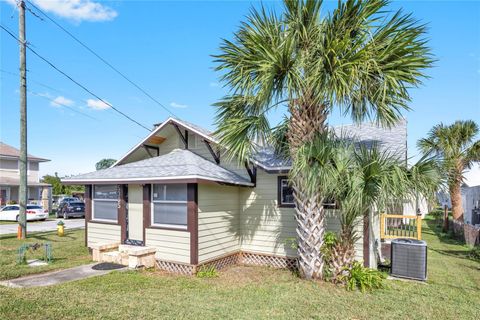 A home in PORT ORANGE