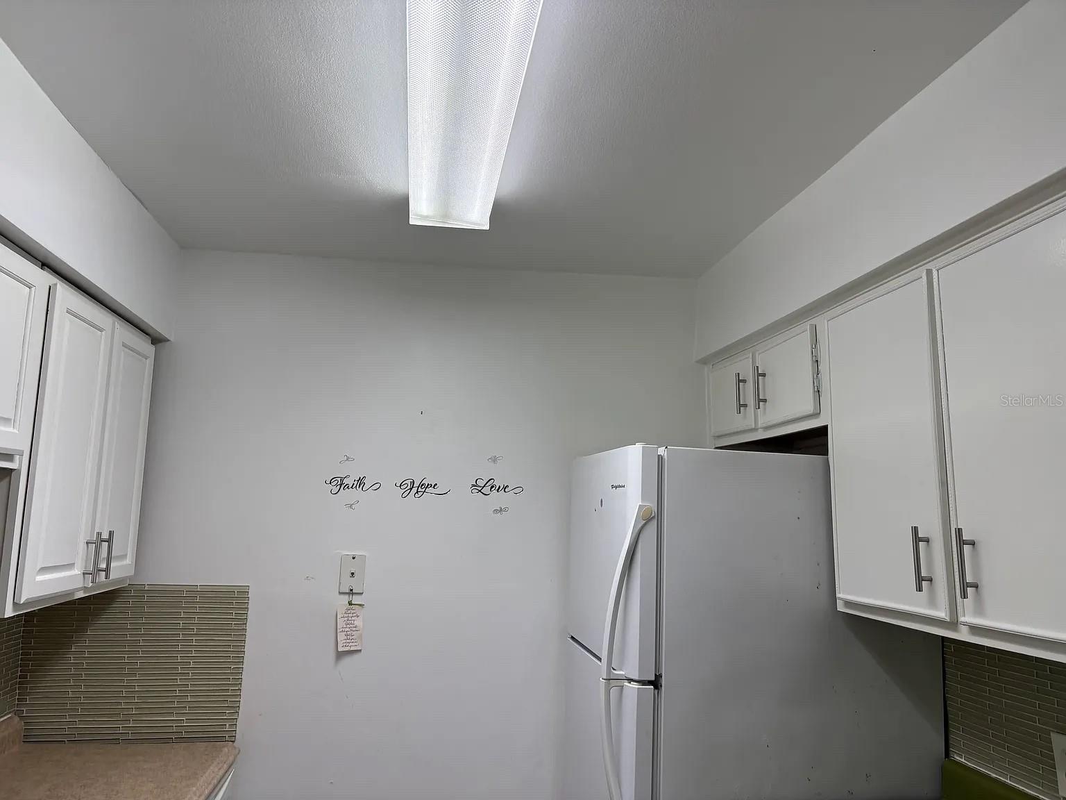 9109 W HILLSBOROUGH AVENUE J207