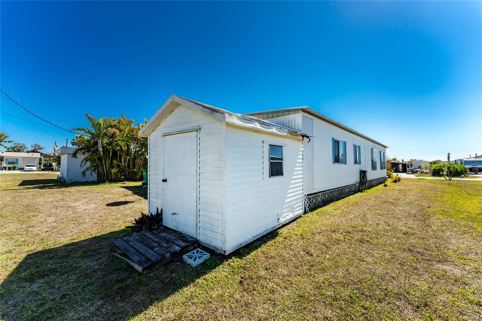 MOBILE GARDENS - Residential