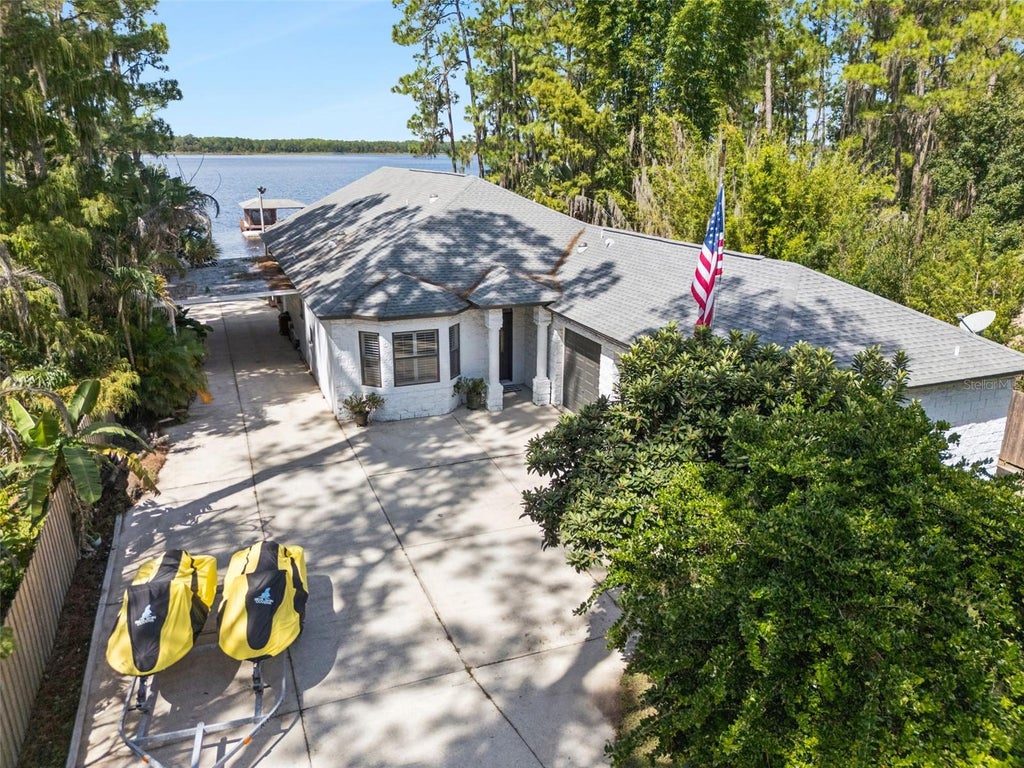 Photo of 13622 S Lake Mary Jane Road, Orlando, FL 32832 (MLS # O6445268)