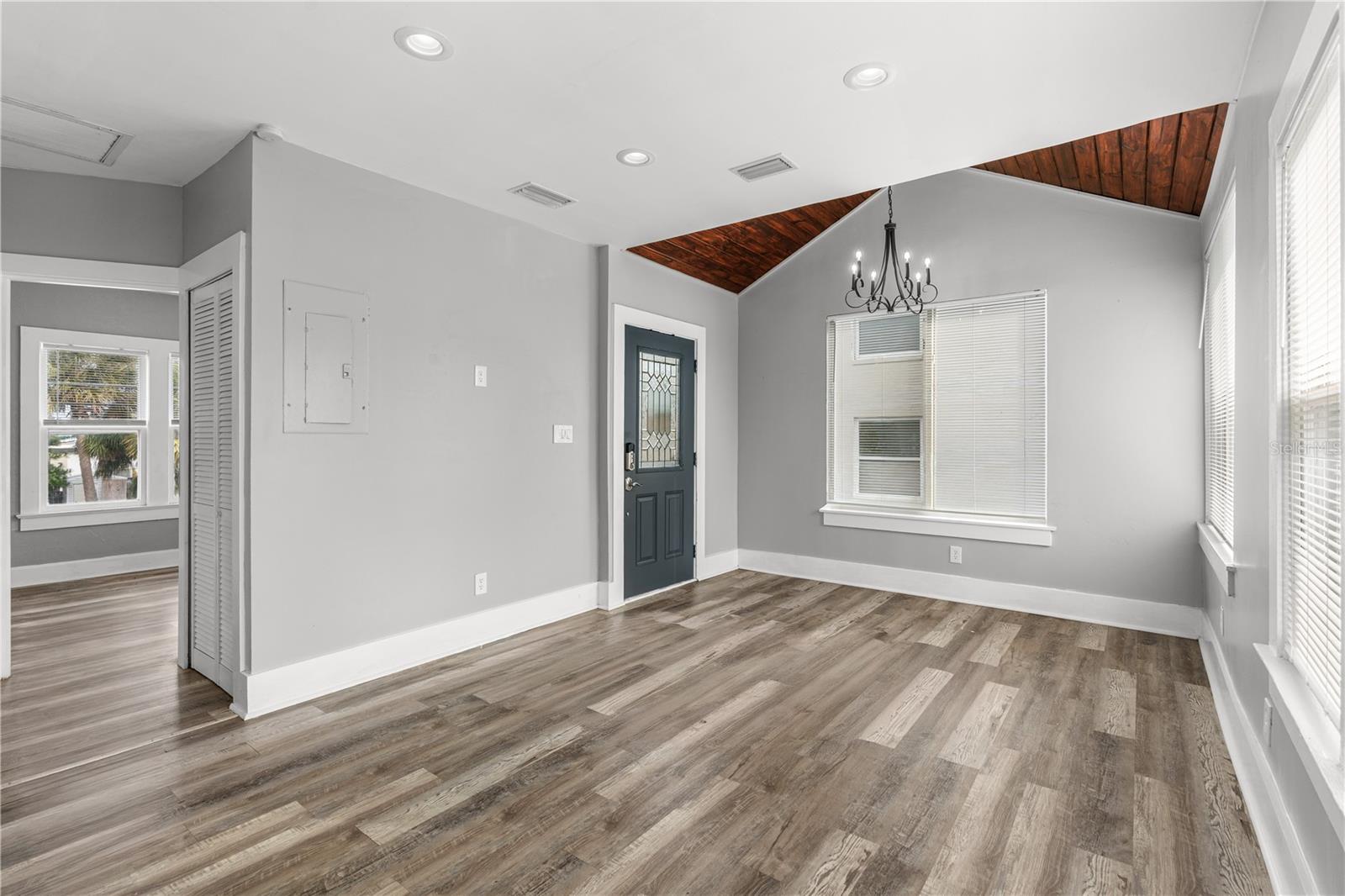 MARSHALL PARK DAYTONA BEACH - Residential Income