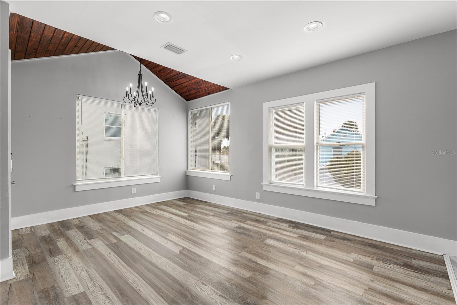 MARSHALL PARK DAYTONA BEACH - Residential Income