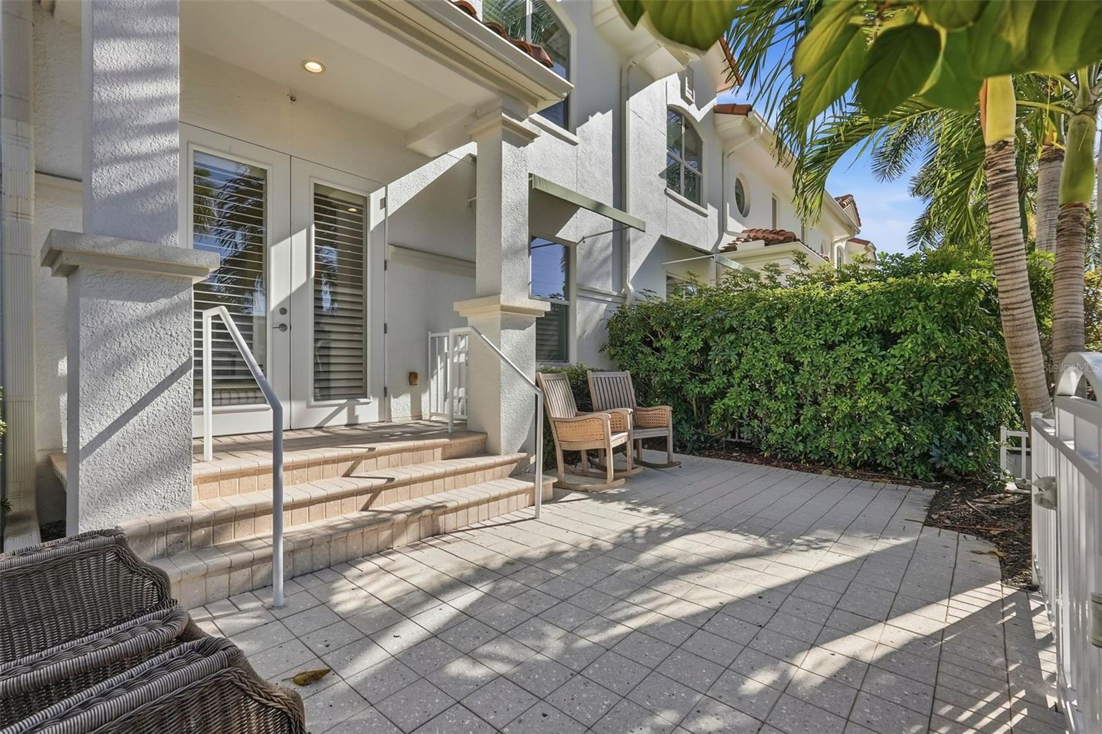 1325 SNELL ISLE BOULEVARD NE 105