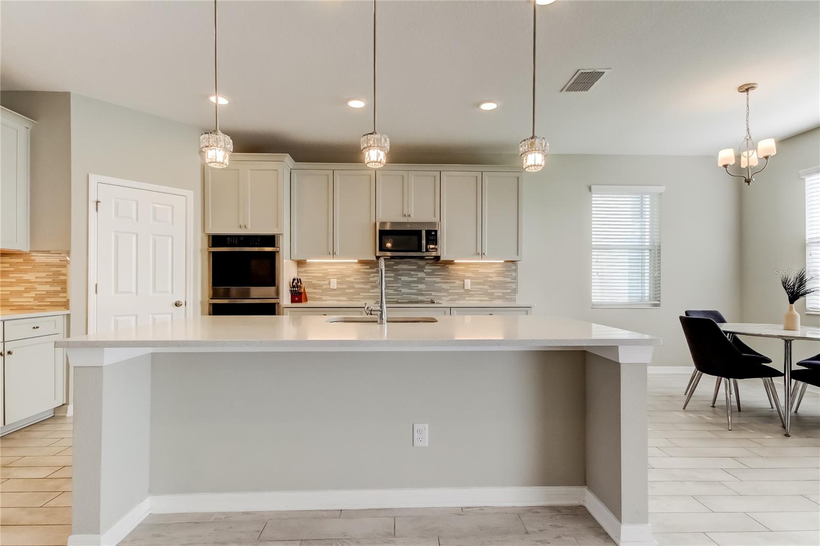 EPPERSON NORTH VILLAGE A-4B & A-4C - Residential Lease