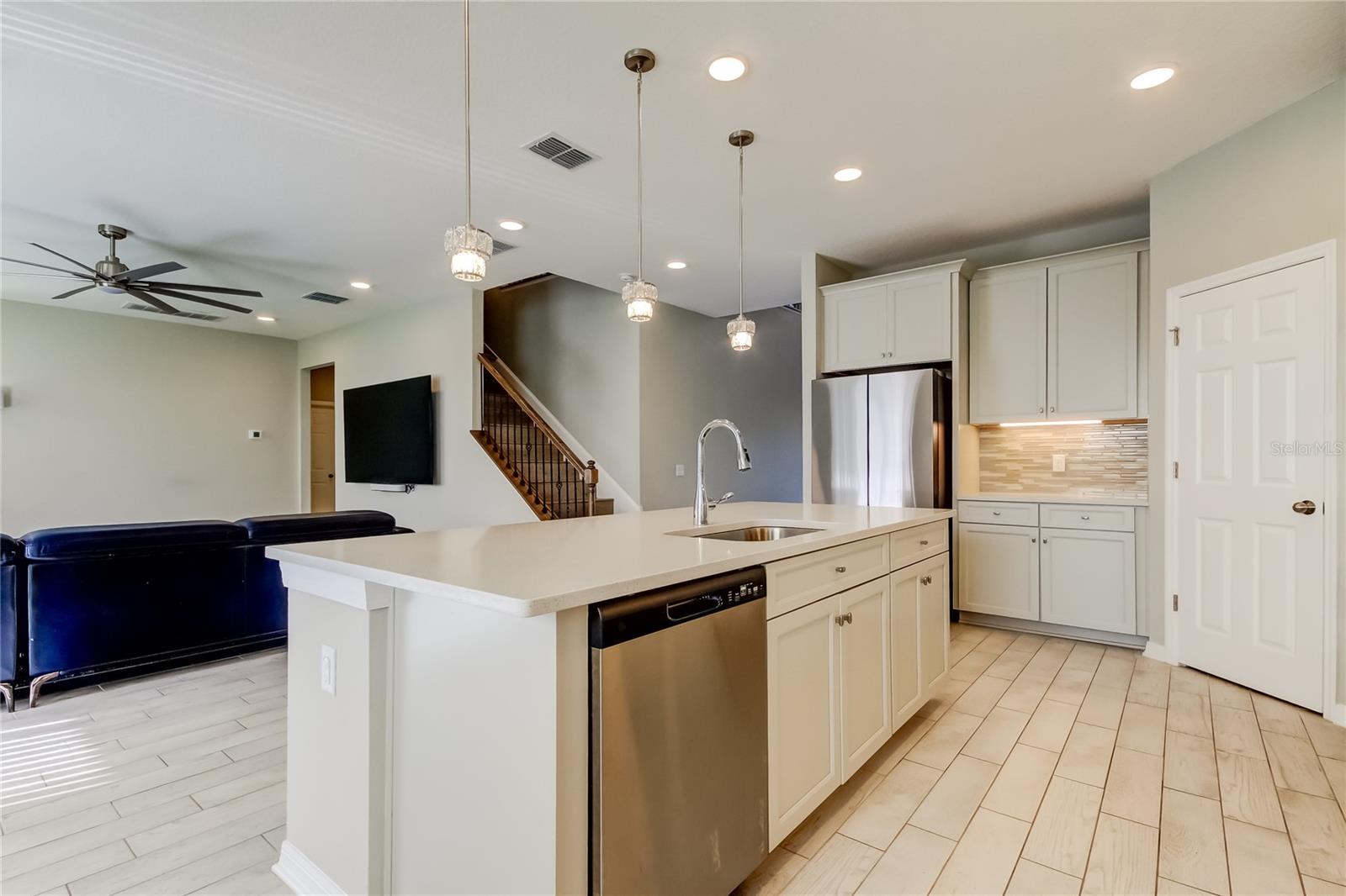 EPPERSON NORTH VILLAGE A-4B & A-4C - Residential Lease
