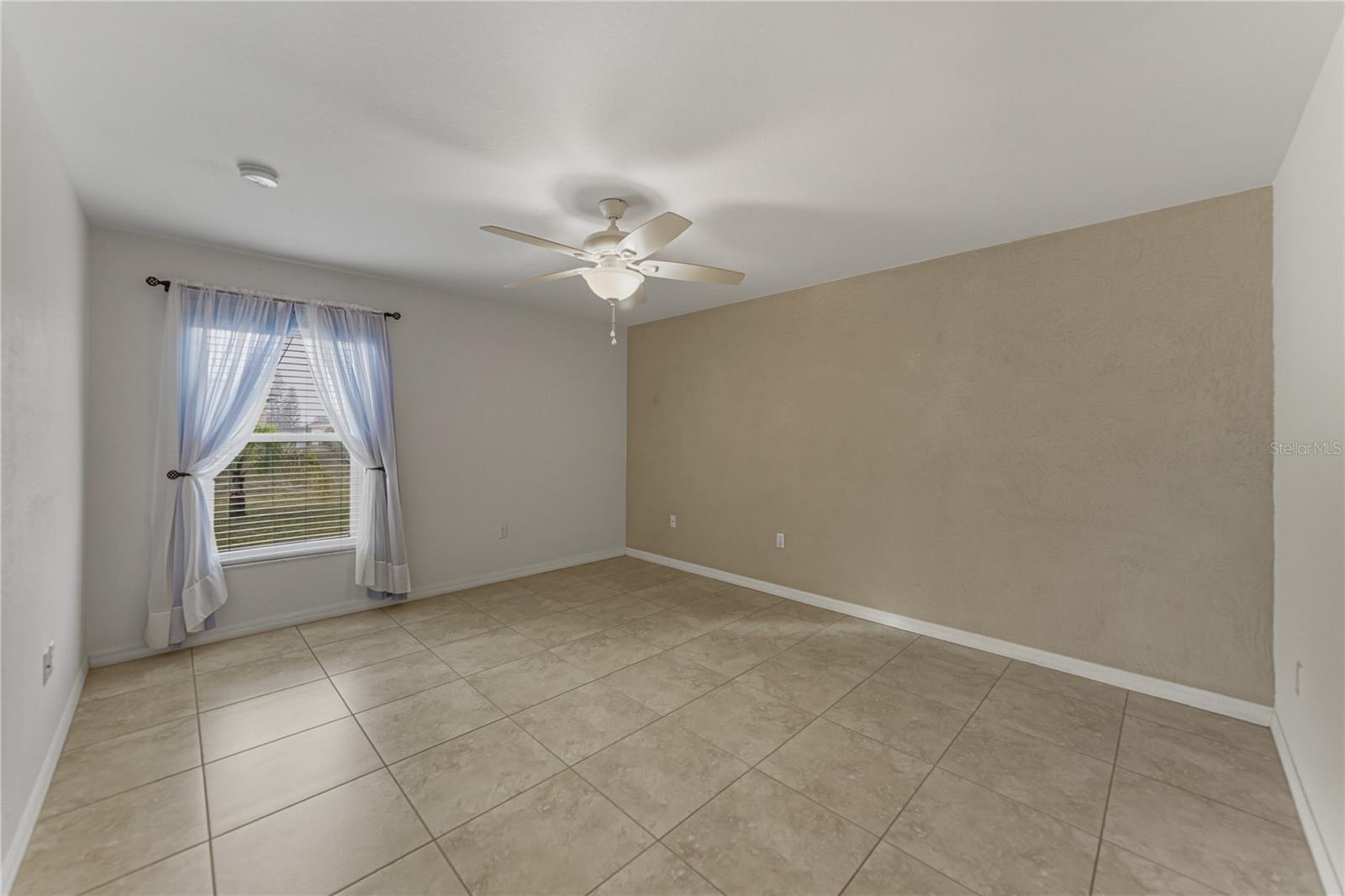 SAVANNA POINTE - Residential