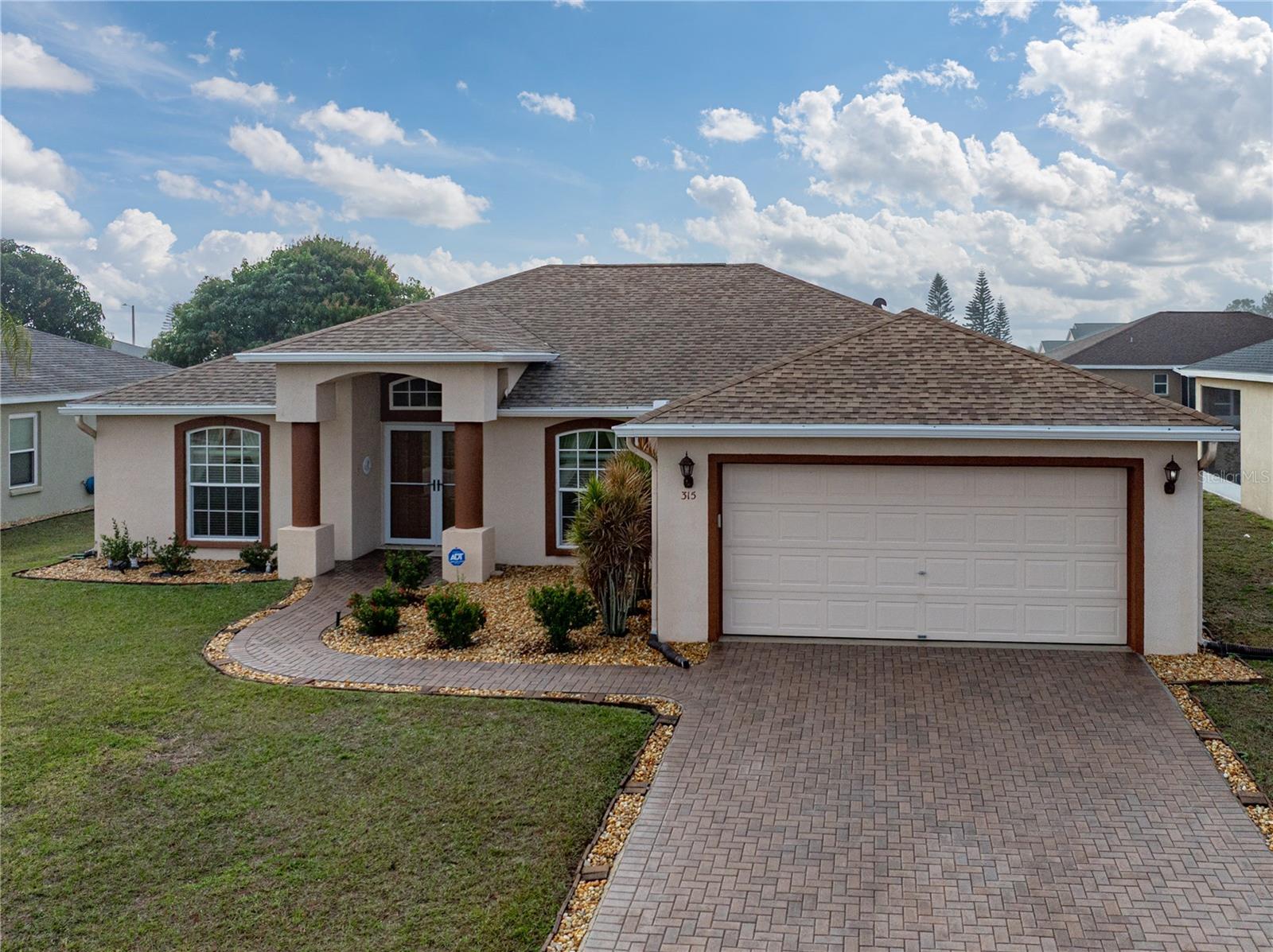 SAVANNA POINTE - Residential