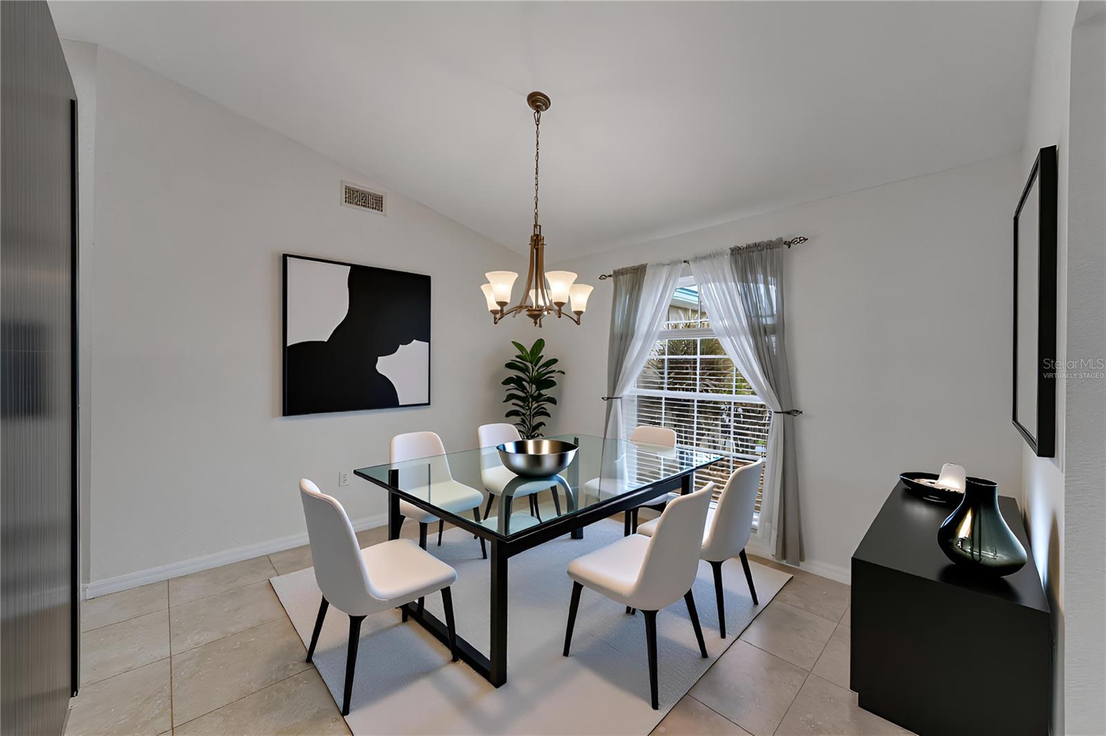 SAVANNA POINTE - Residential