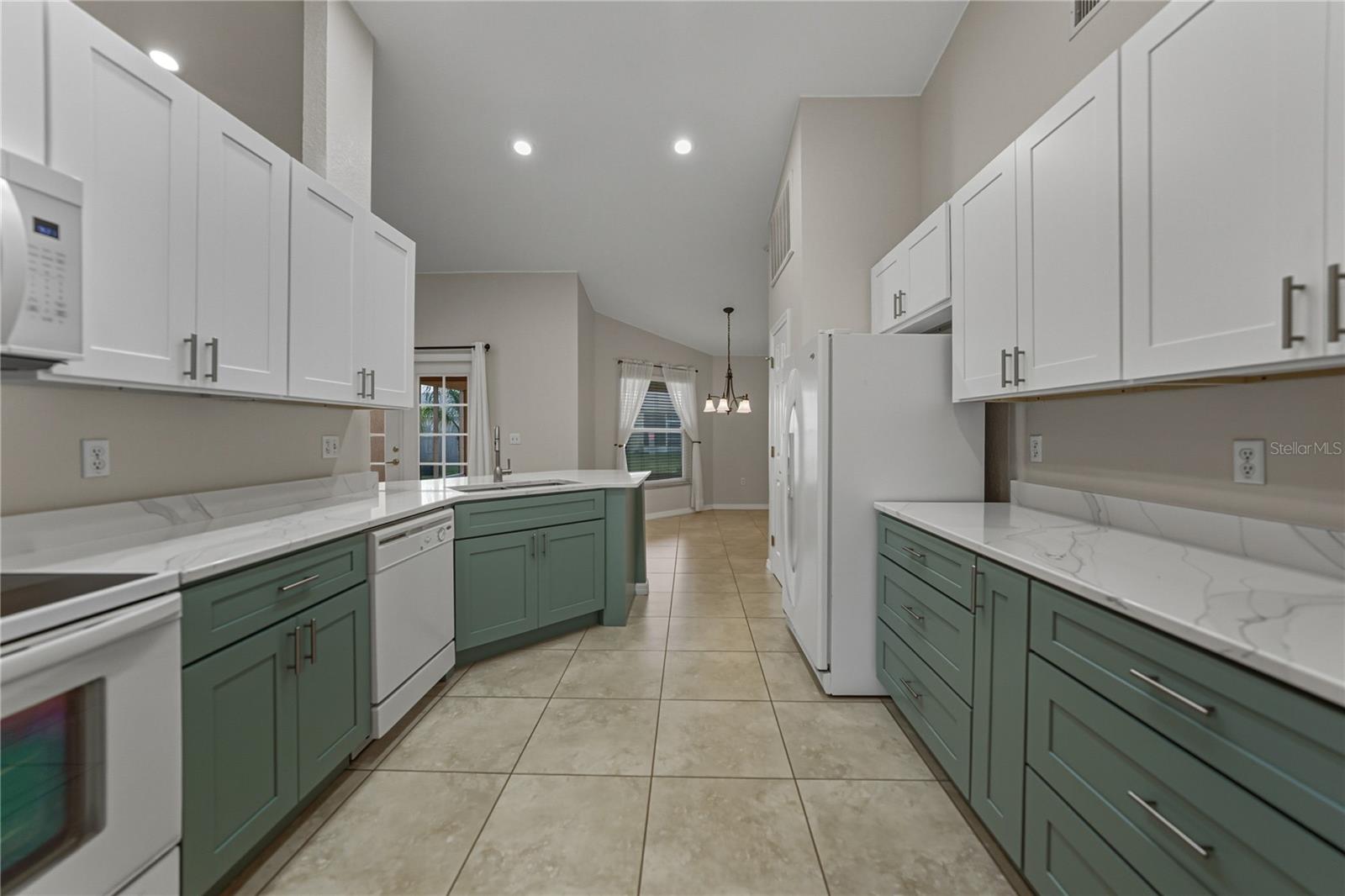 SAVANNA POINTE - Residential