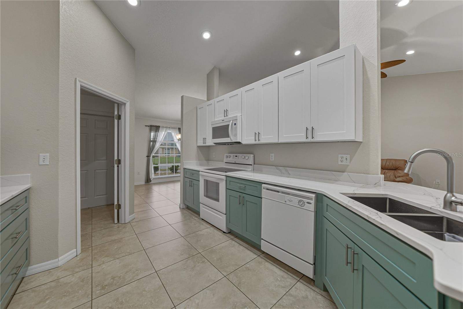 SAVANNA POINTE - Residential