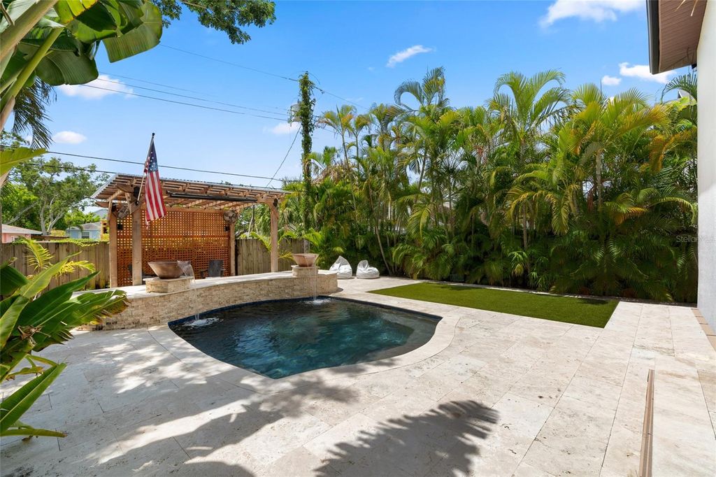 Photo of 114 Chesapeake Avenue, Tampa, FL 33606 (MLS # TB8417332)