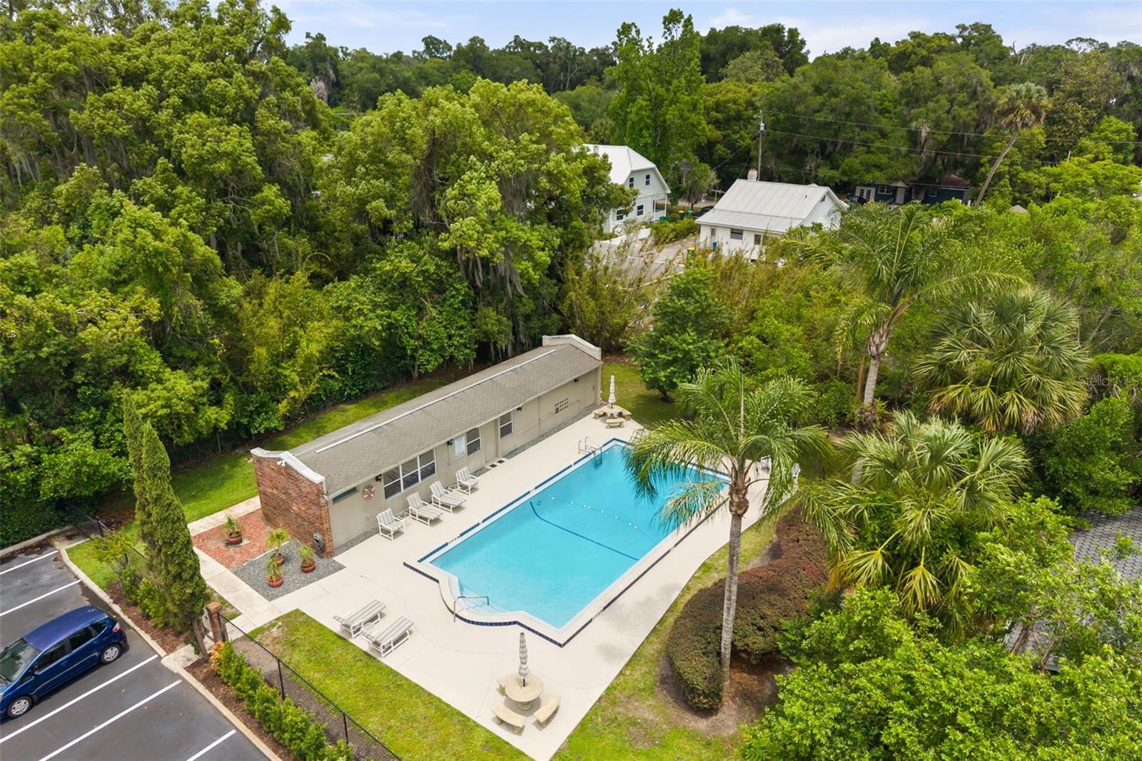 YORKFIELD SQUARE - Residential