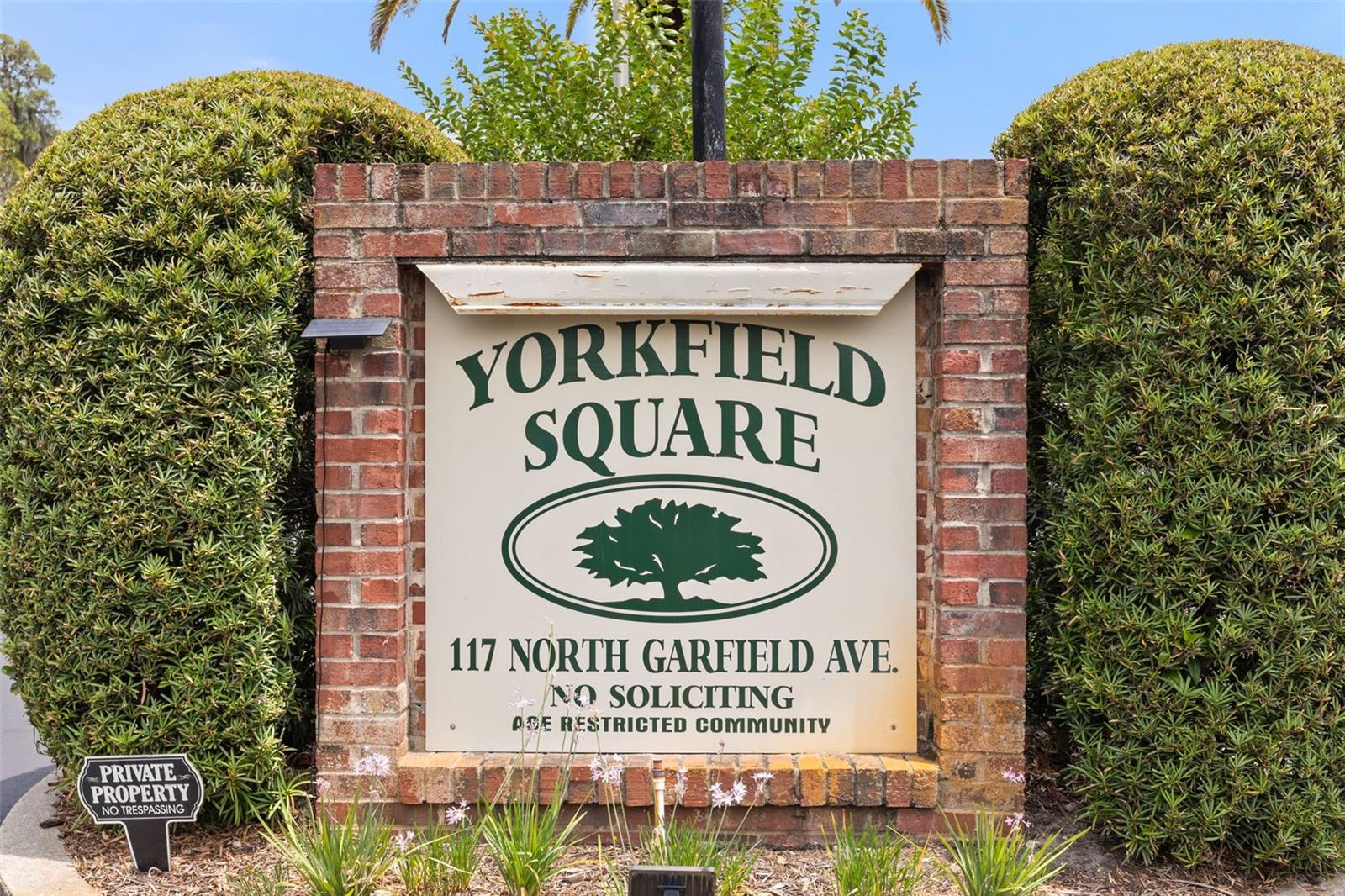 YORKFIELD SQUARE - Residential