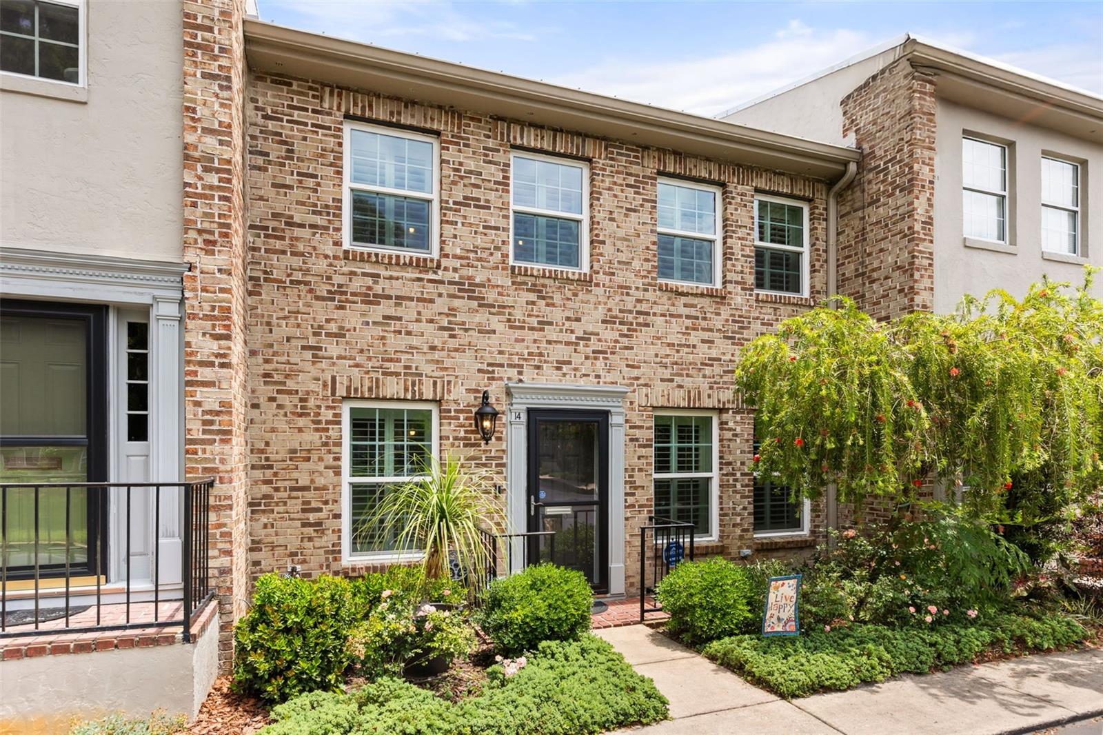 YORKFIELD SQUARE - Residential