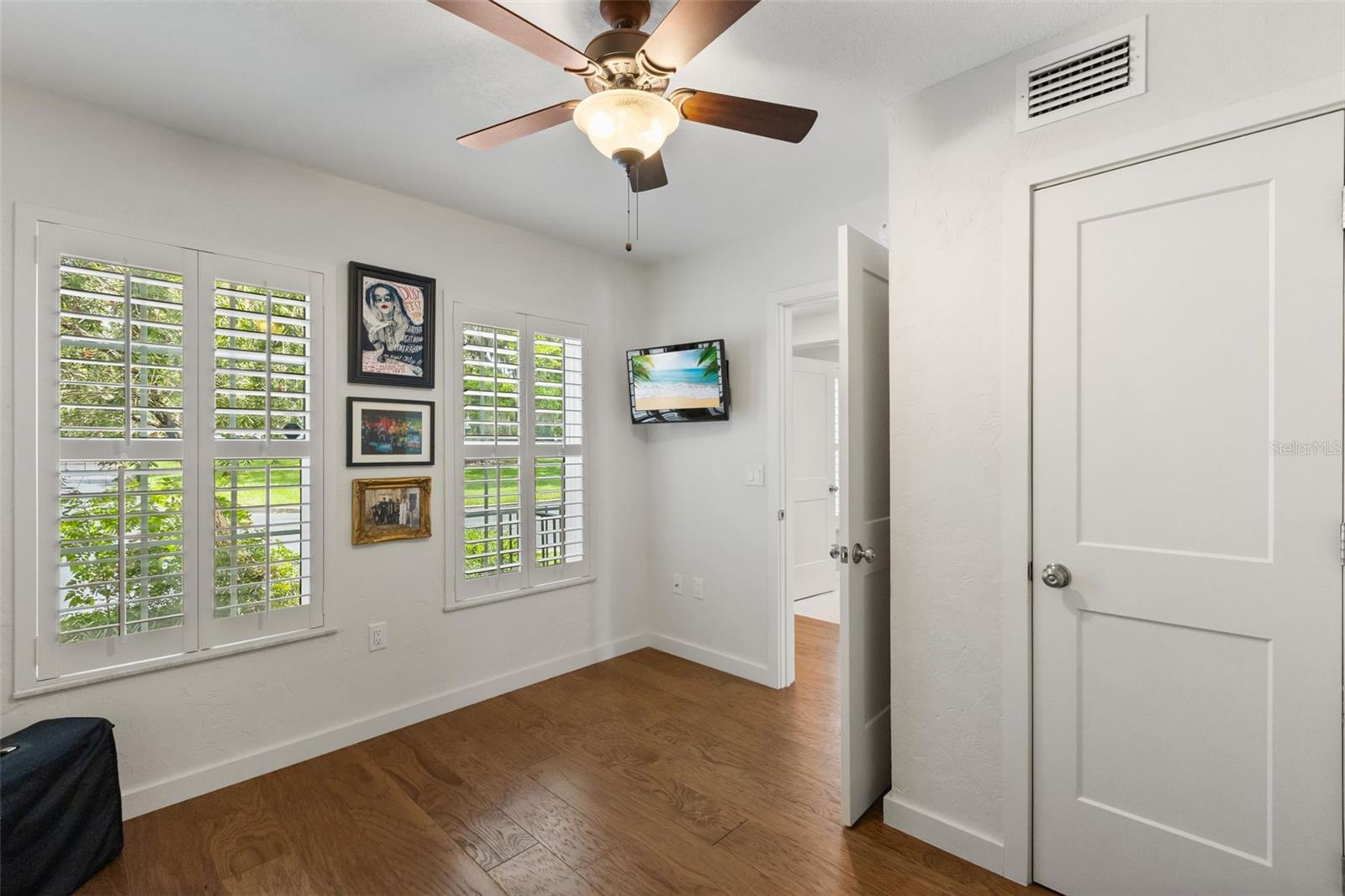 YORKFIELD SQUARE - Residential
