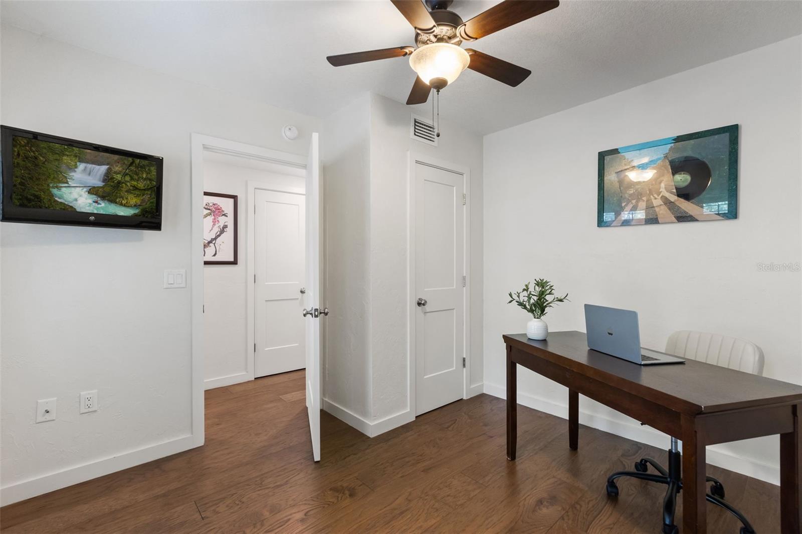 YORKFIELD SQUARE - Residential