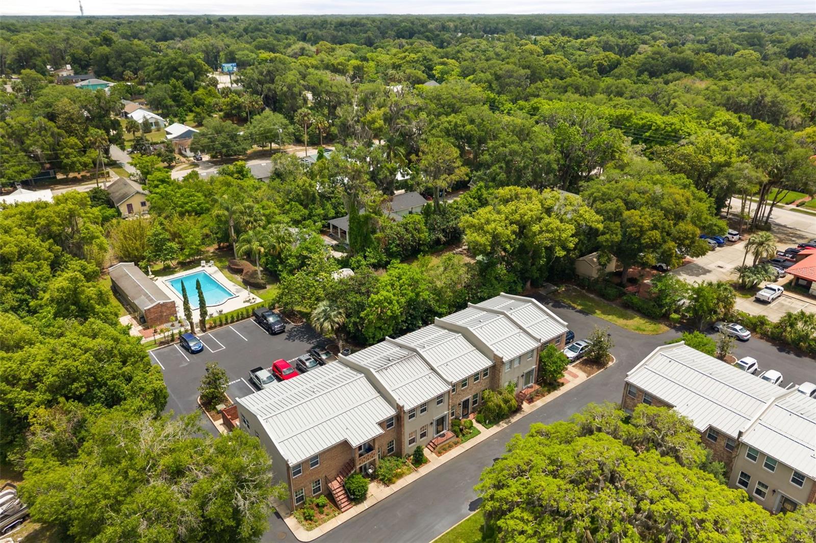 YORKFIELD SQUARE - Residential