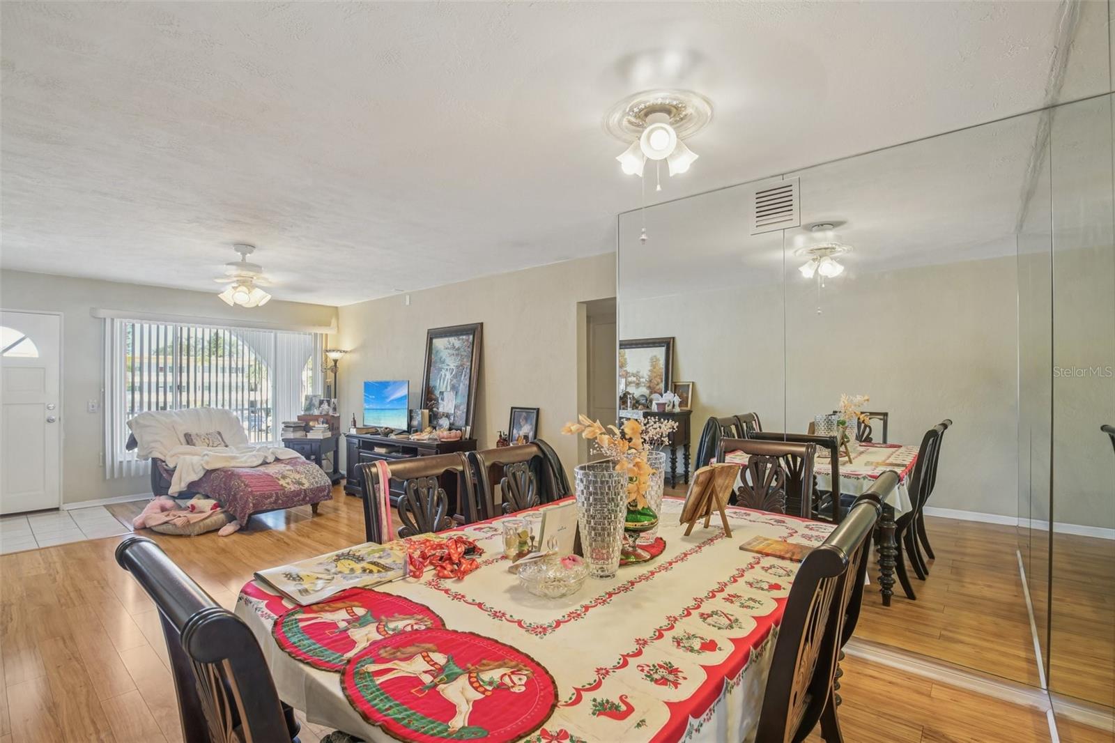 ON TOP OF THE WORLD - Residential