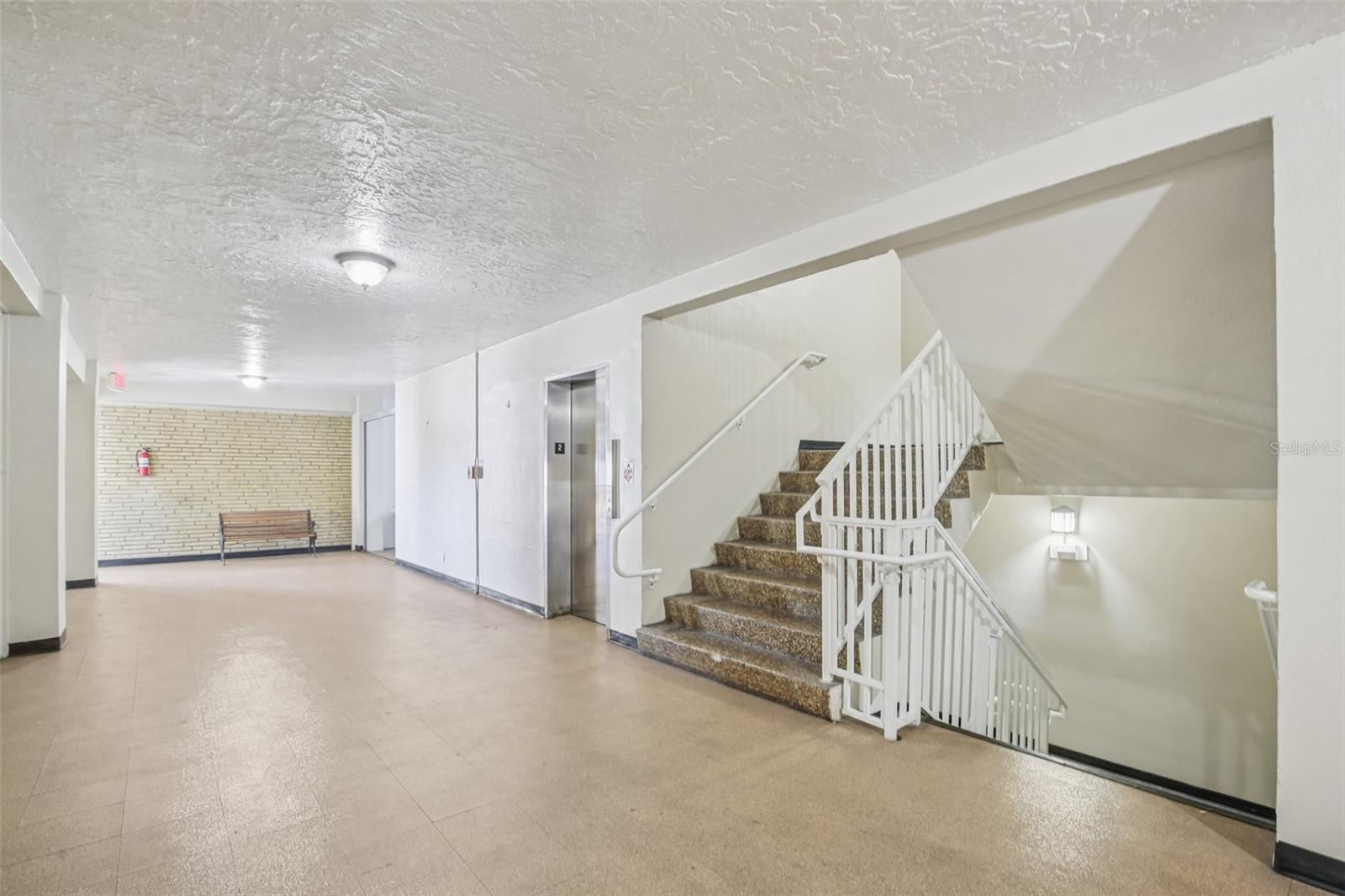 ON TOP OF THE WORLD - Residential