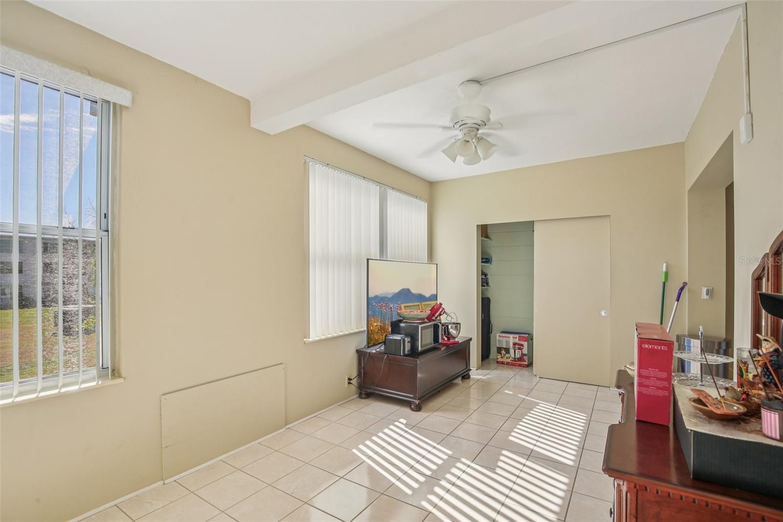 ON TOP OF THE WORLD - Residential