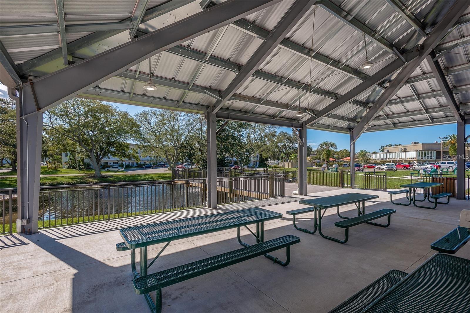 ON TOP OF THE WORLD - Residential