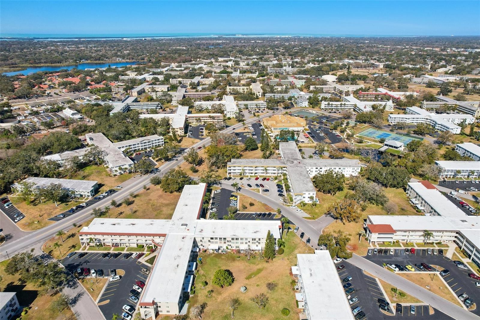 ON TOP OF THE WORLD - Residential