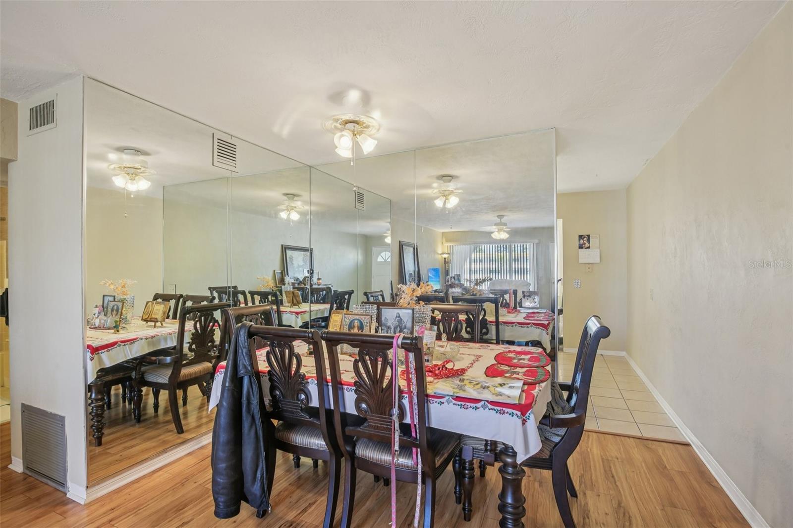 ON TOP OF THE WORLD - Residential