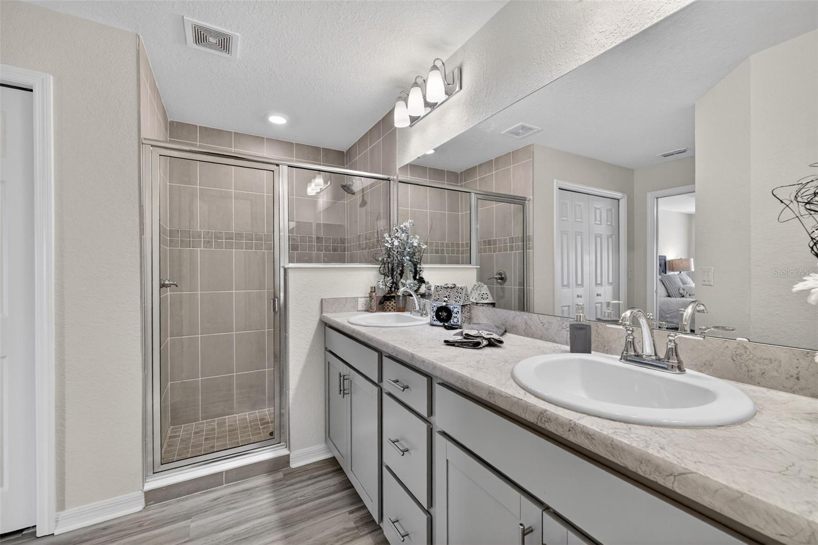 RIDGEWOOD SOUTH - Residential